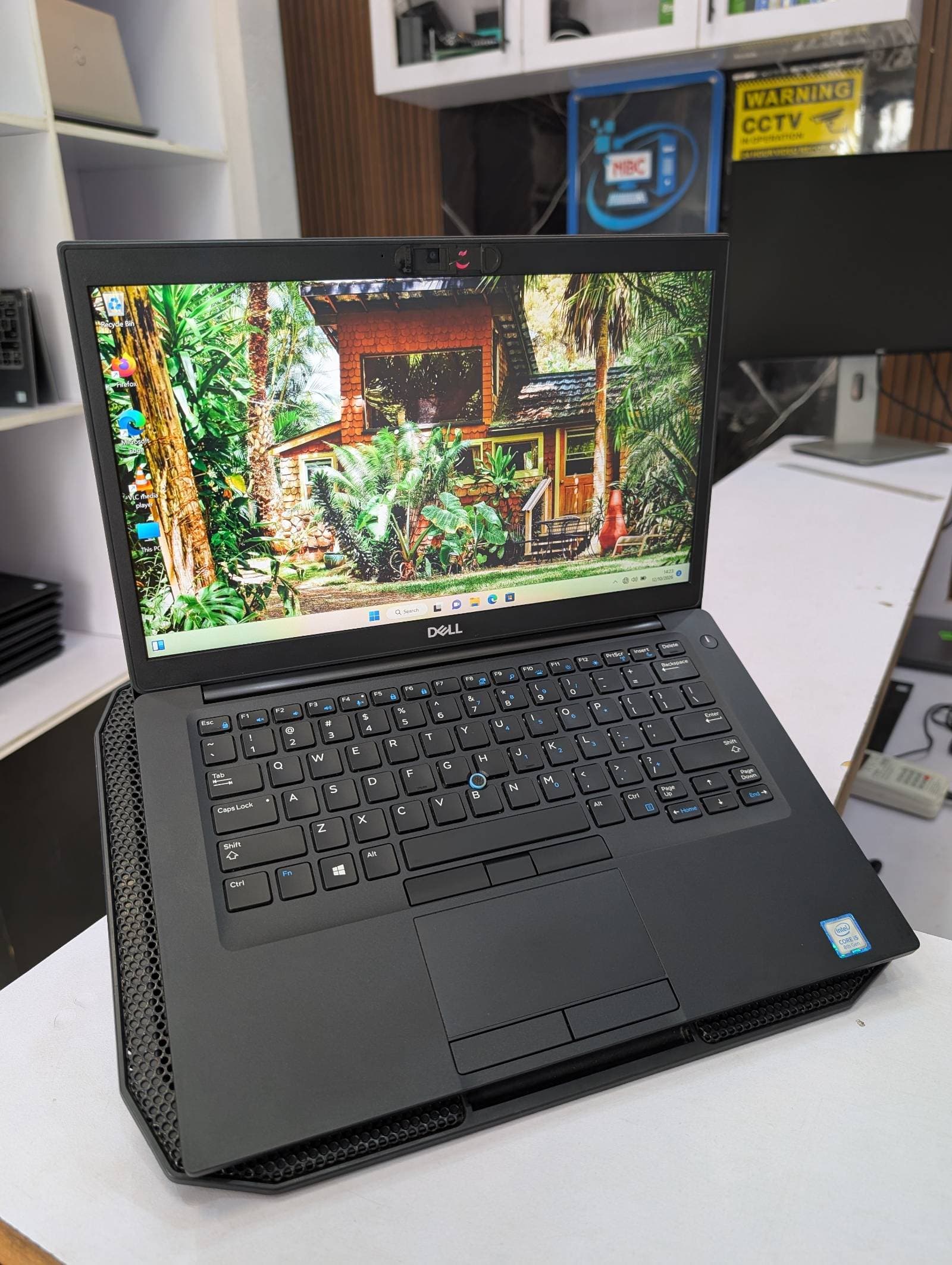 *Dell latitude 7490 Intel core i5 8th Gen*
✳️ Processor Intel core i5-8350U CPU