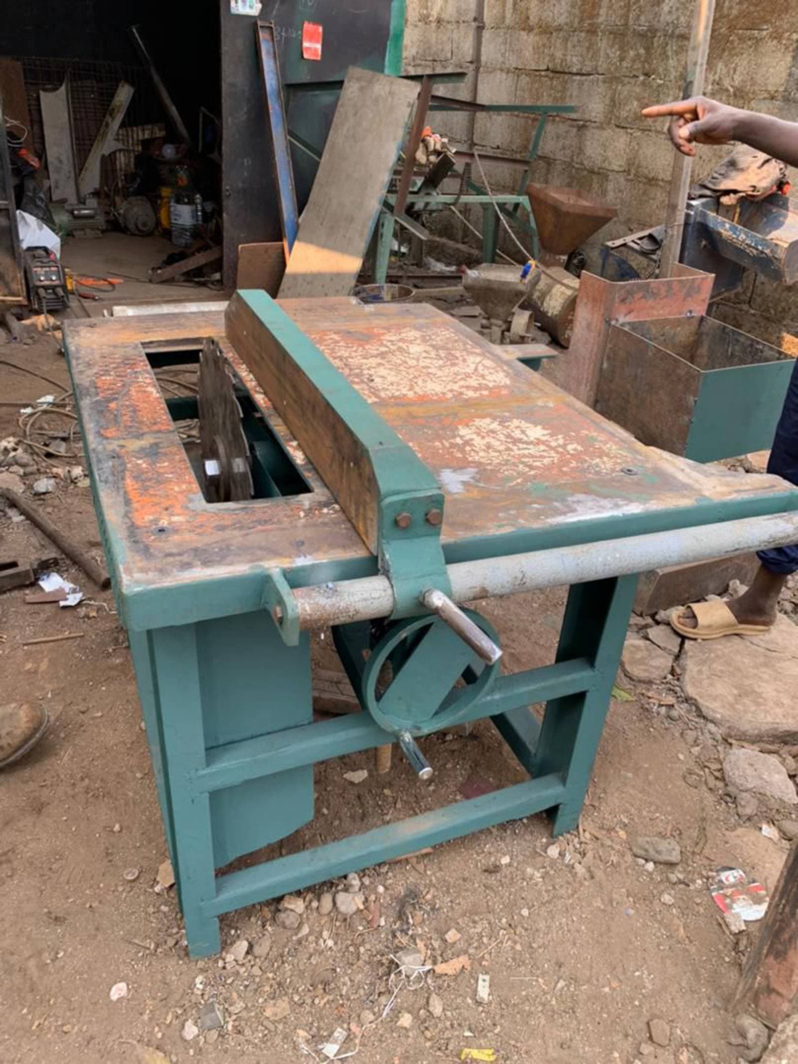 Fabricate machine