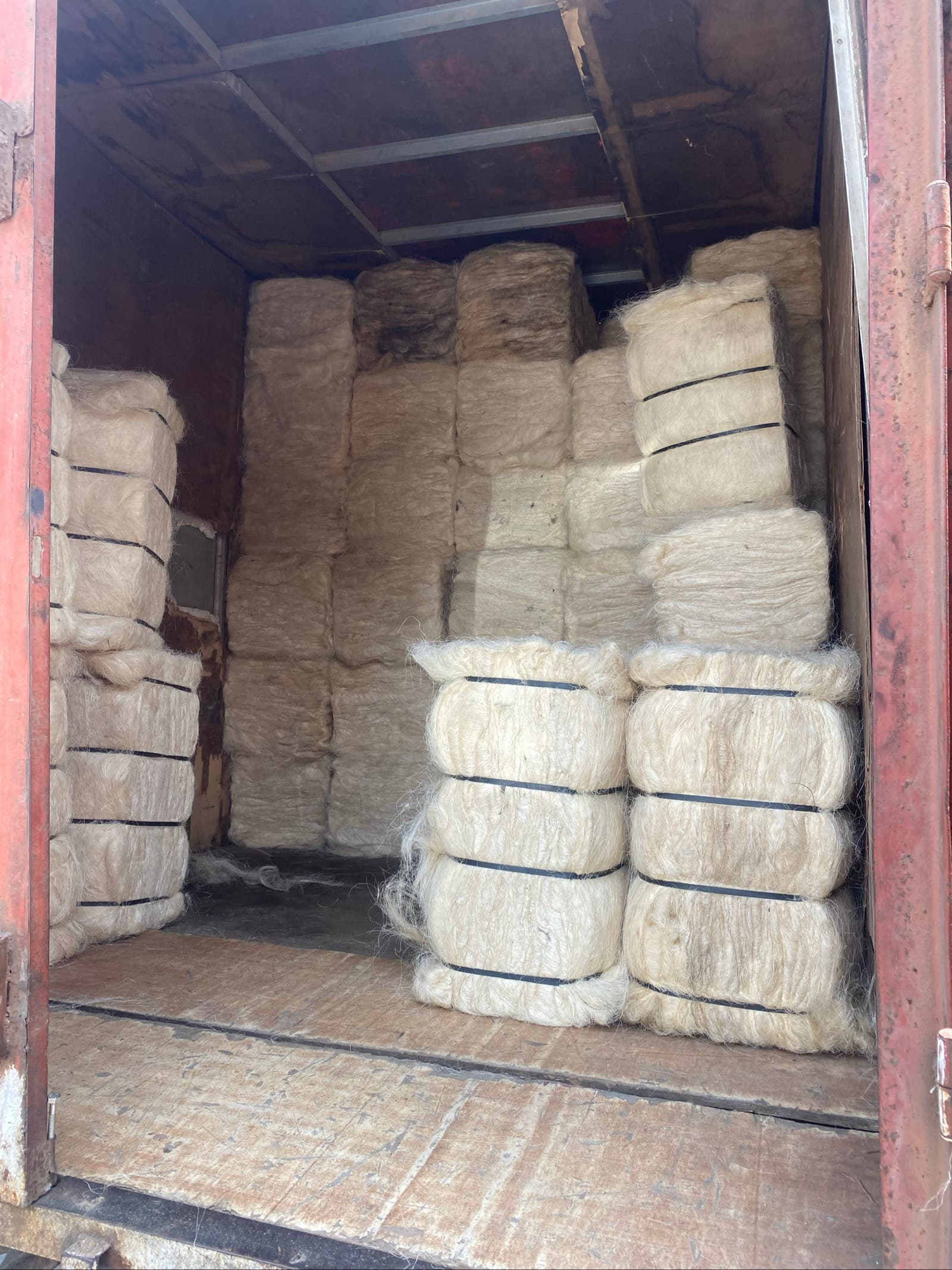 Premium Filasse for Staff Decoration – 10kg, 30kg & 40kg Available