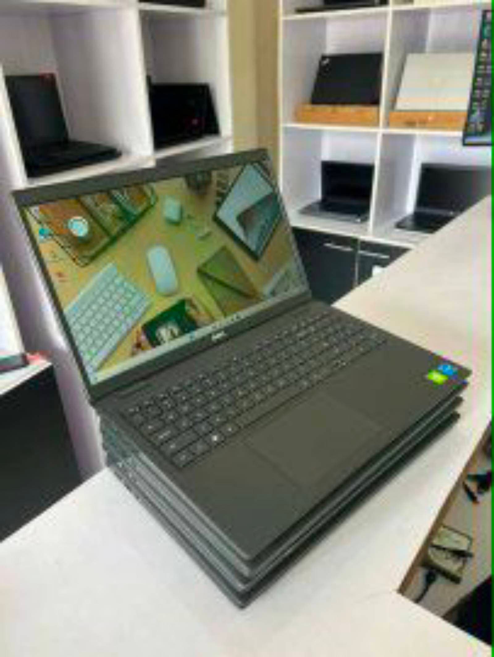 🎮💼 *DELL LATITUDE 3520*💻🔥
✅ Processeur : Intel Core i5 11eme