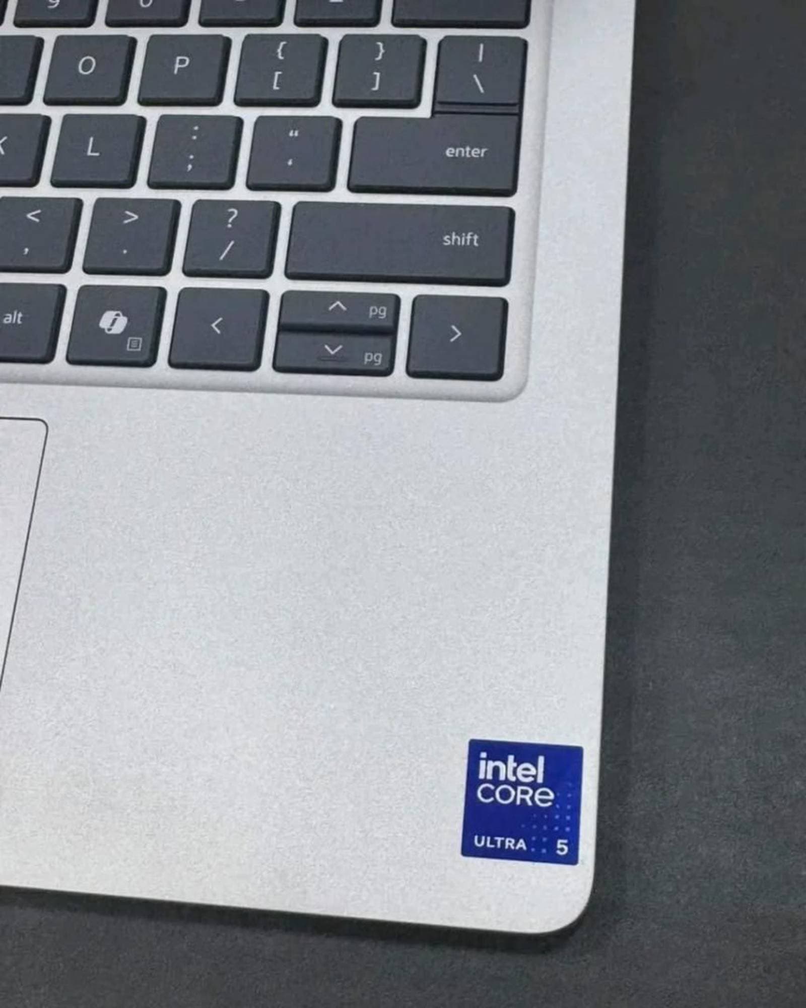 🦋🙌🏾 *DELL LATITUDE 5450* 🦋🙌🏾 *2024*
- *CPU*: 14th Gen Intel Core Ultra 5 135U