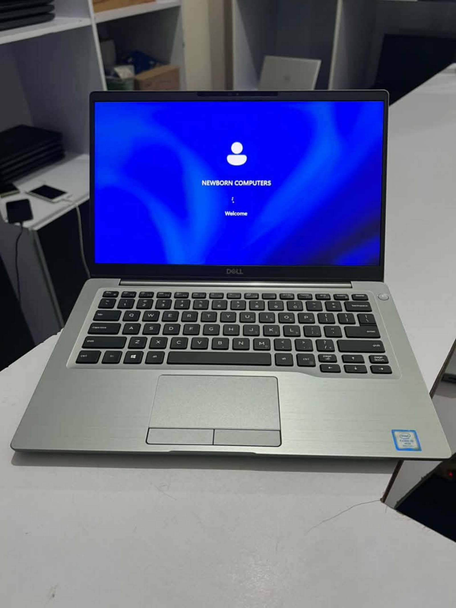 💻🔥*DELL LATITUDE 7400- ÉCRANS TACTIL( TOUCHSCREEN)𝐔𝐥𝐭𝐫𝐚 𝐒𝐥𝐢𝐦*💻