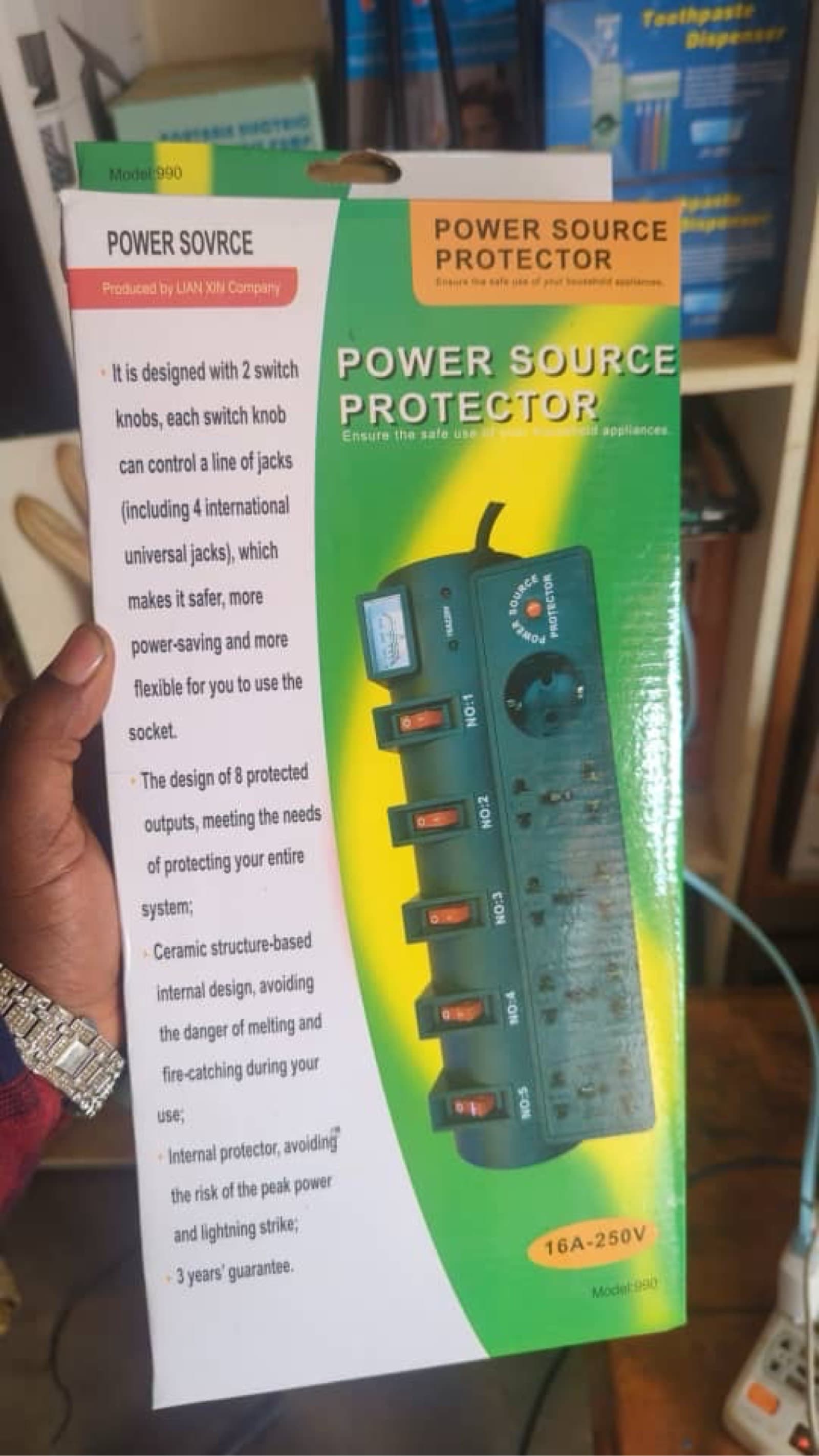 Power source distributor