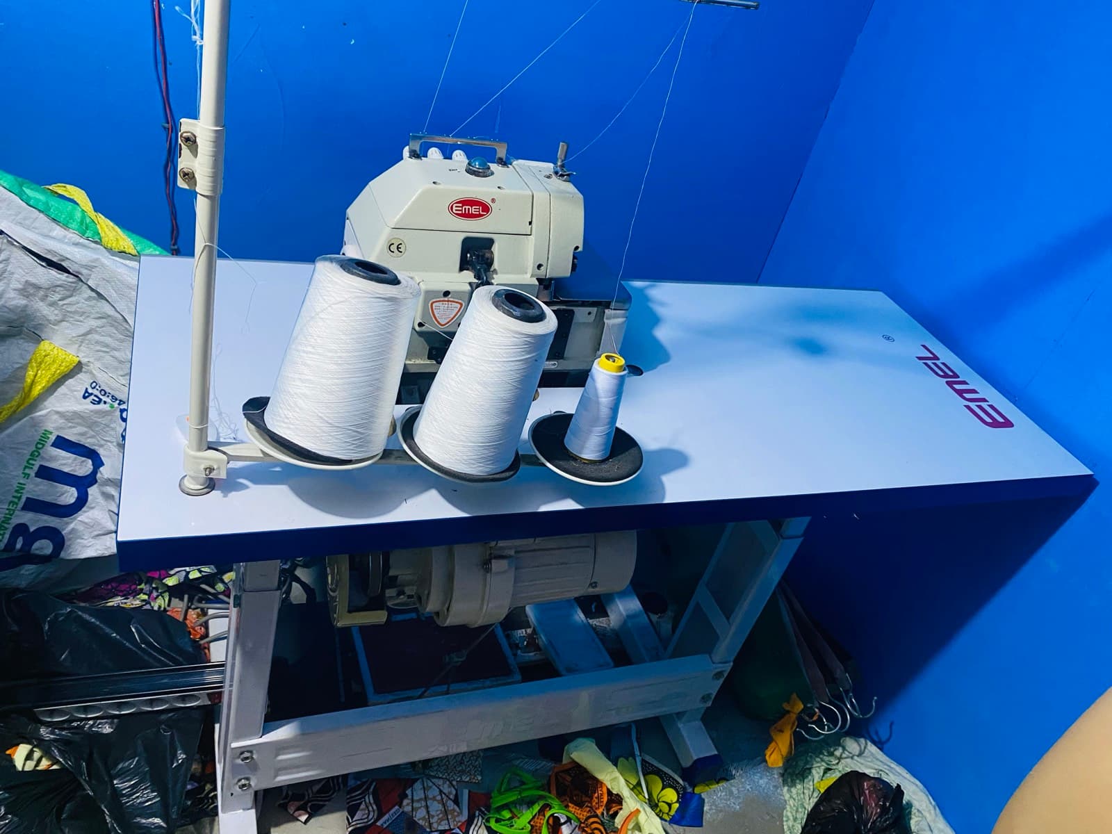 🧵 EMEL Industrial Overlock Sewing Machine – Ready for Work! 🧵