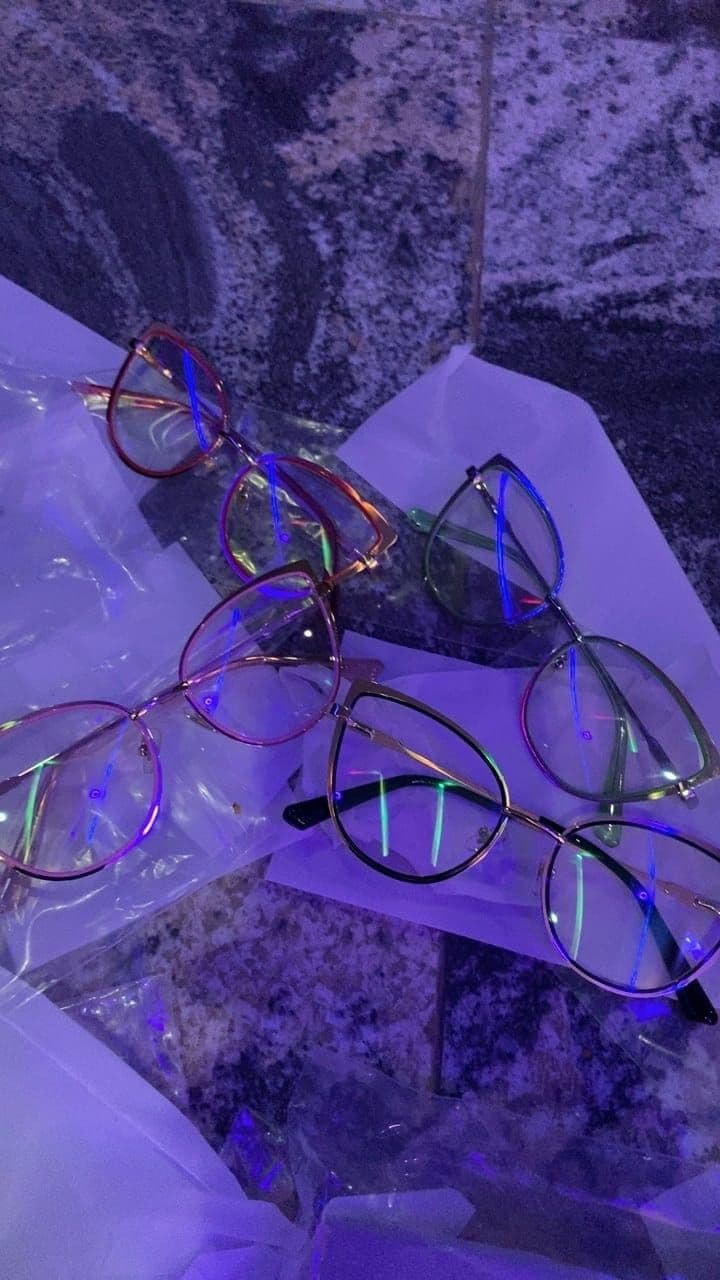 Photochromic glasses