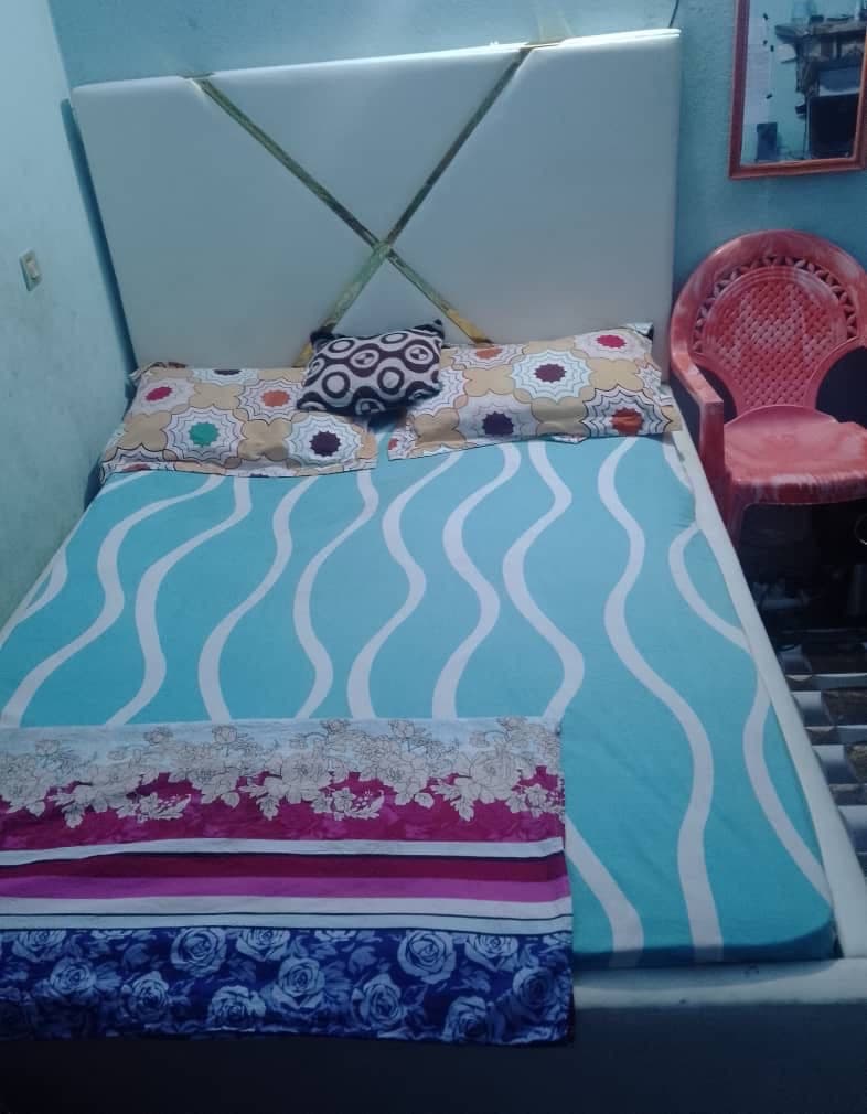 Wood bed