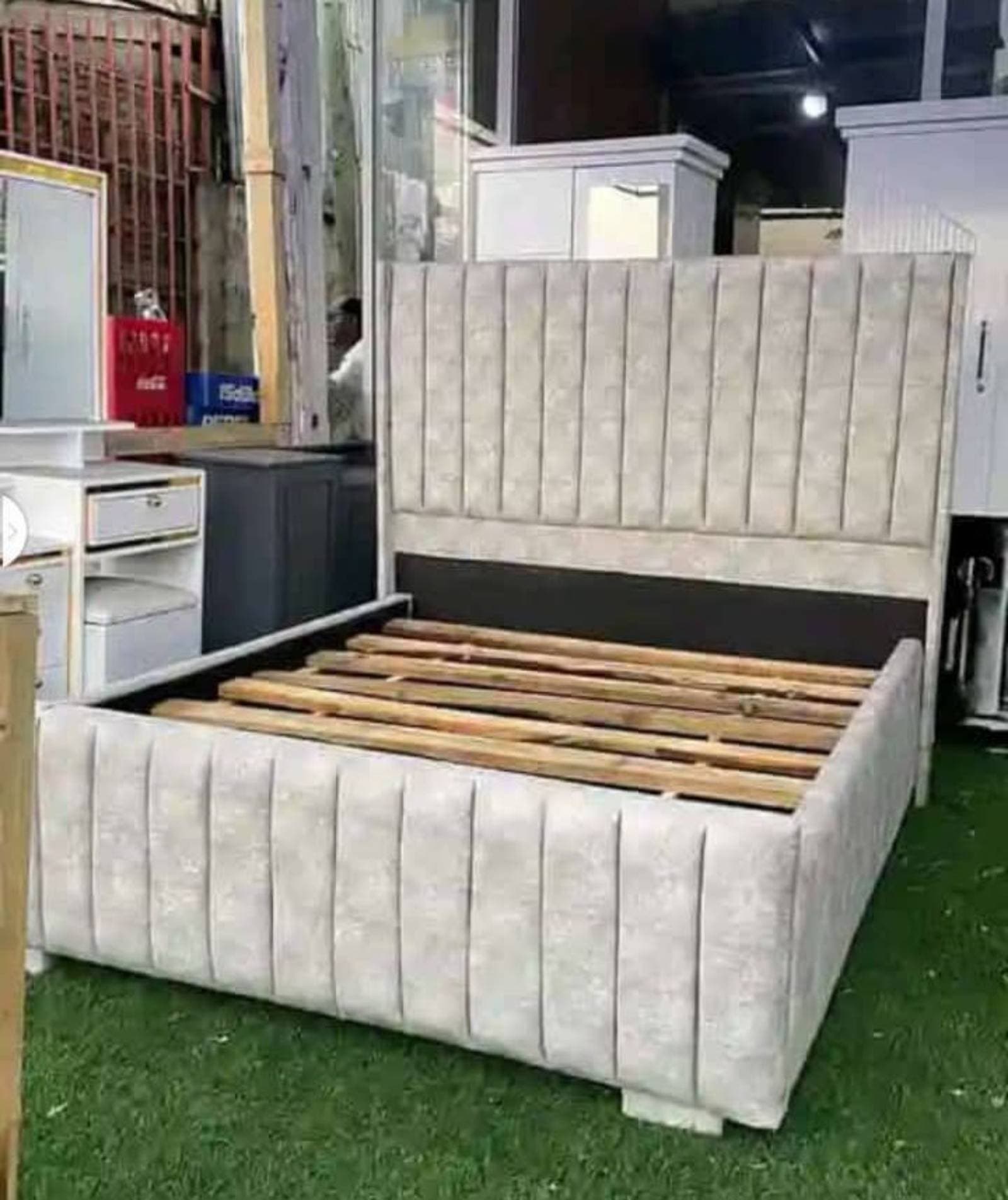 Wooden bed 🛏️