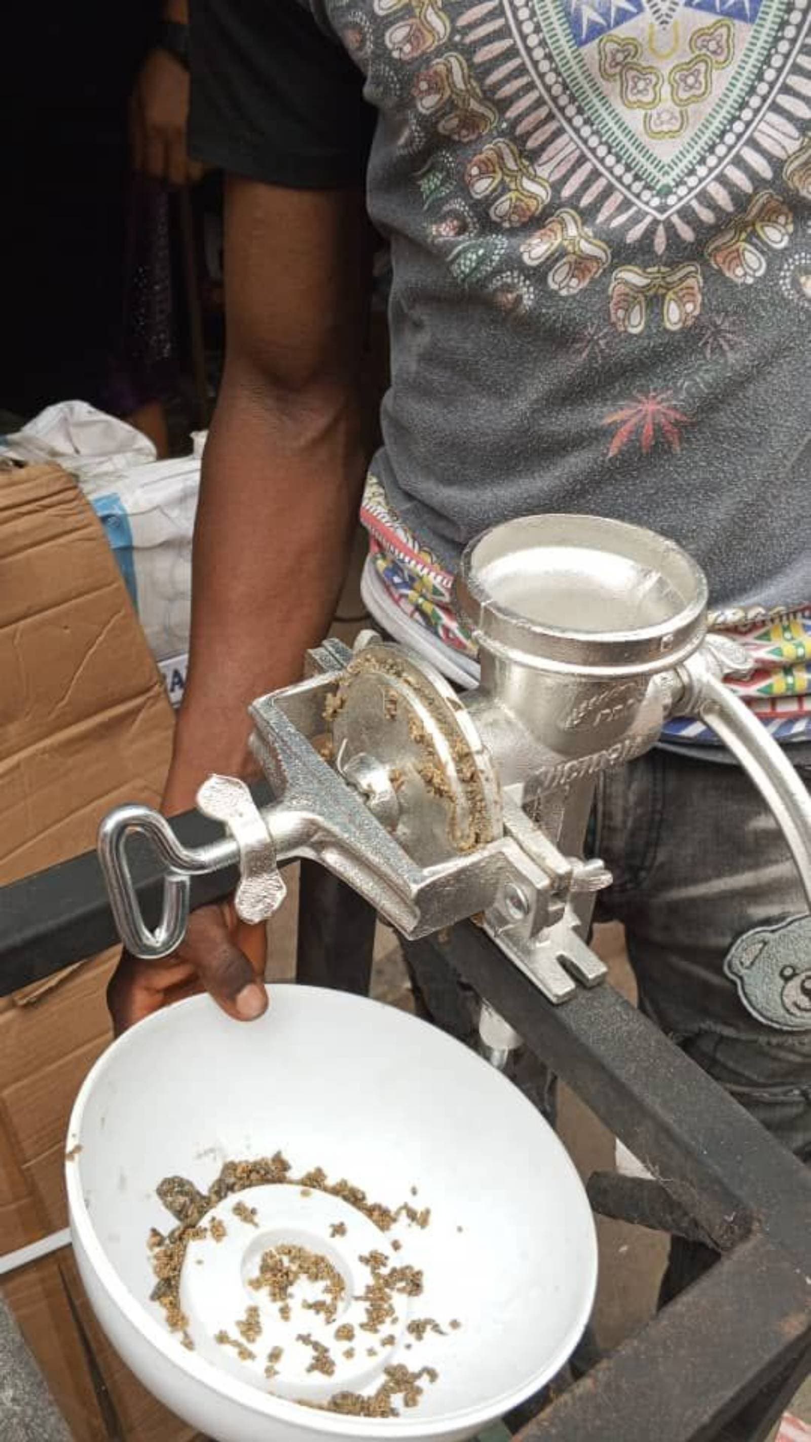 Original Victoria hand grinding machine