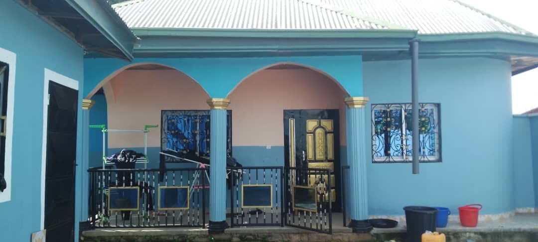 A fenced house for sale in mile 4 Nkwen Bamenda